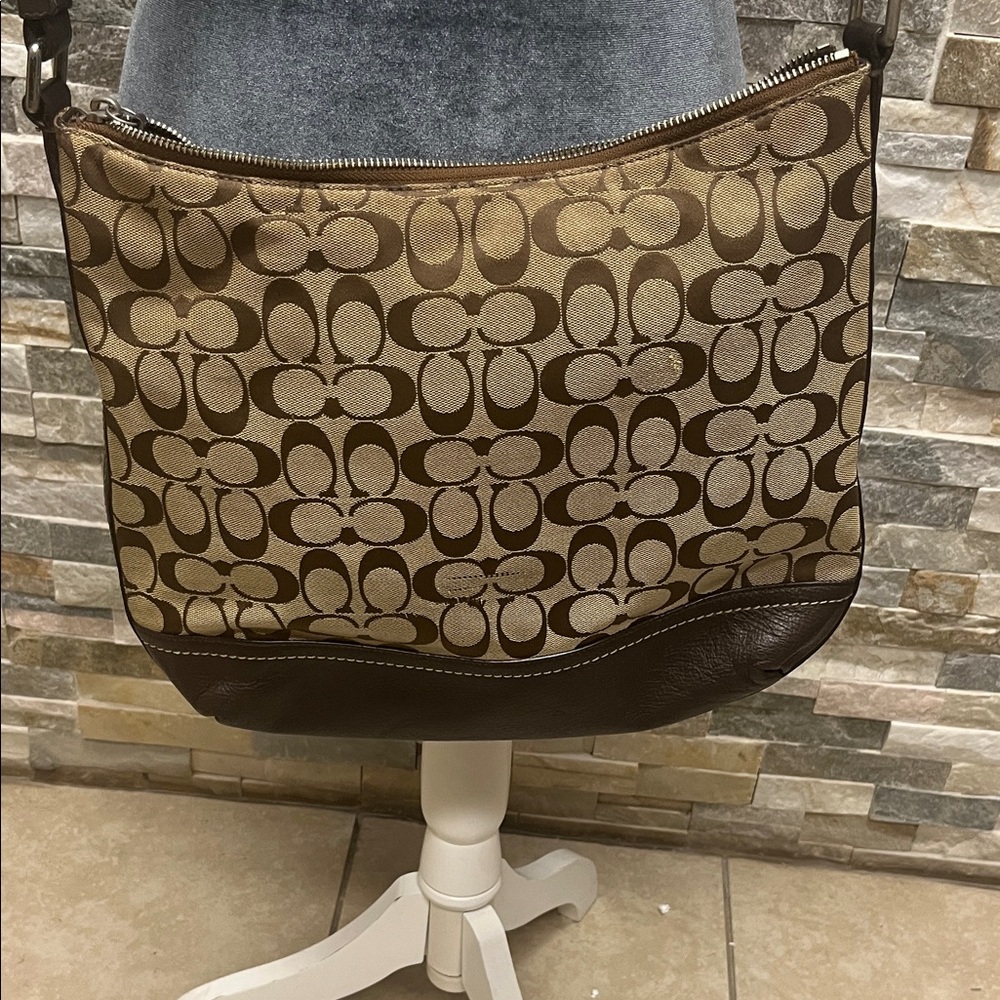 Coach Brown and Tan Signature Shoulder Bag - Picture 3 of 16